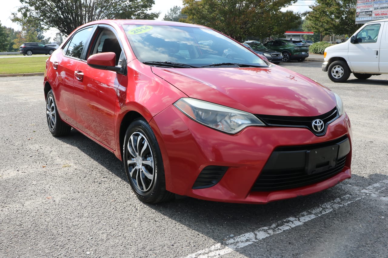 2014 TOYOTA COROLLA LE - TOY061656B — photo 1 of 17