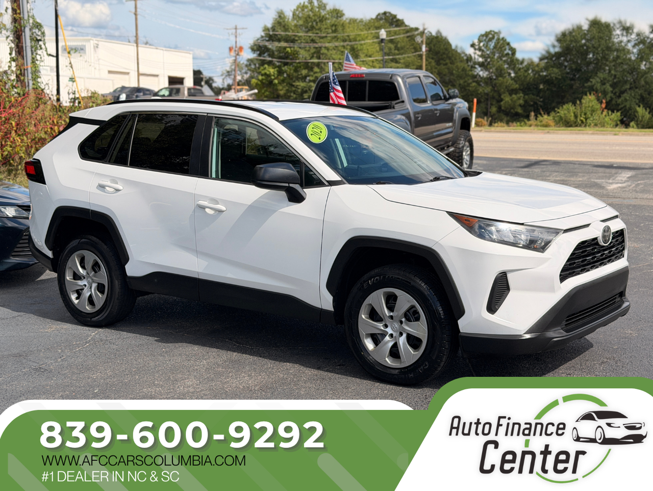2020 TOYOTA RAV4 LE - TOY070104 — photo 1 of 12