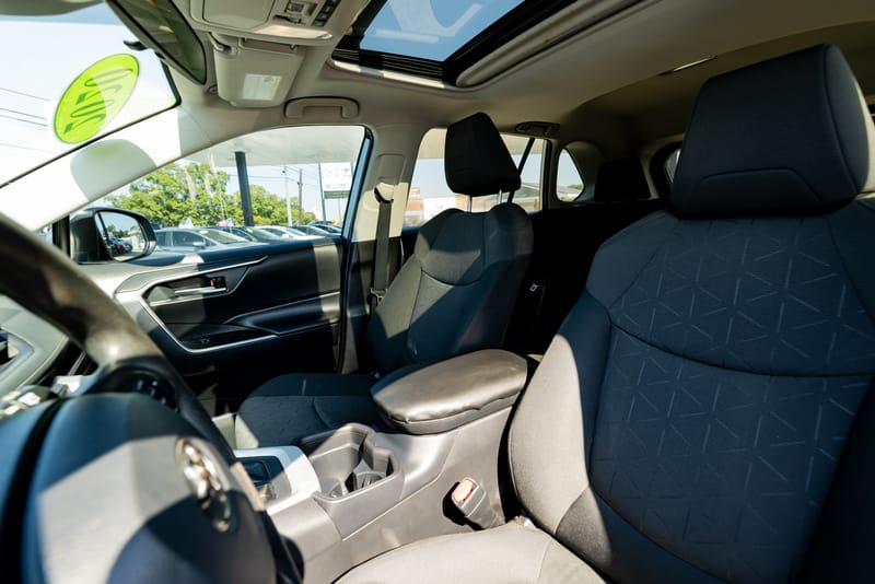 2020 TOYOTA RAV4 XLE - TOY070458B
