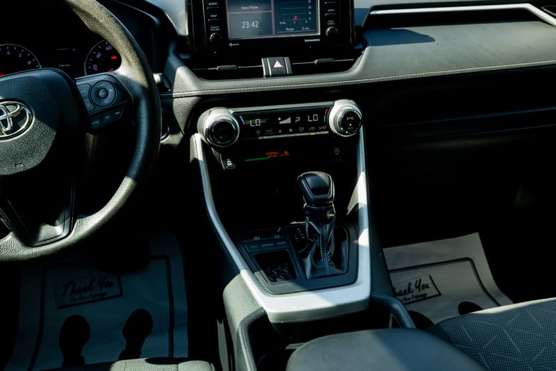 2020 TOYOTA RAV4 XLE - TOY070458B