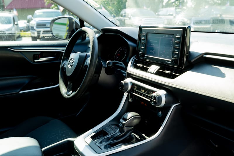 2020 TOYOTA RAV4 XLE - TOY070458B