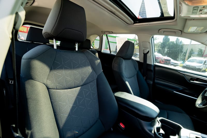 2020 TOYOTA RAV4 XLE - TOY070458B
