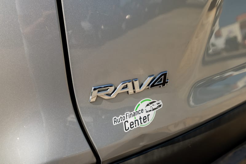 2020 TOYOTA RAV4 XLE - TOY070458B