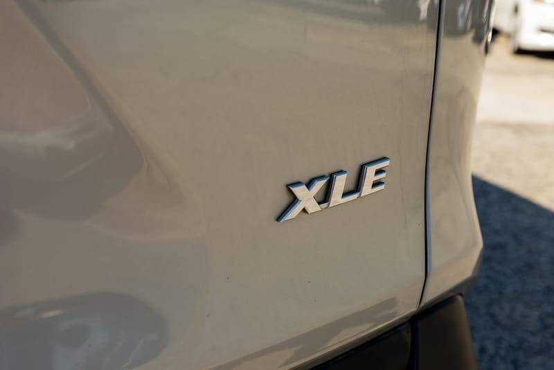 2020 TOYOTA RAV4 XLE - TOY070458B