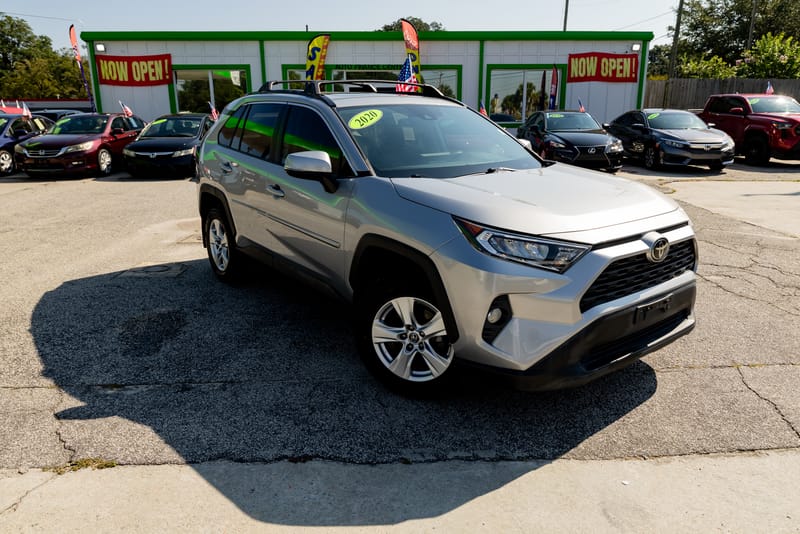 2020 TOYOTA RAV4 XLE - TOY070458B