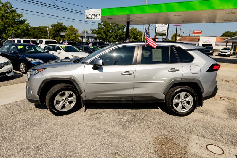 2020 TOYOTA RAV4 XLE - TOY070458B