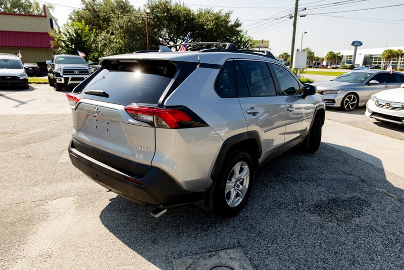 2020 TOYOTA RAV4 XLE - TOY070458B