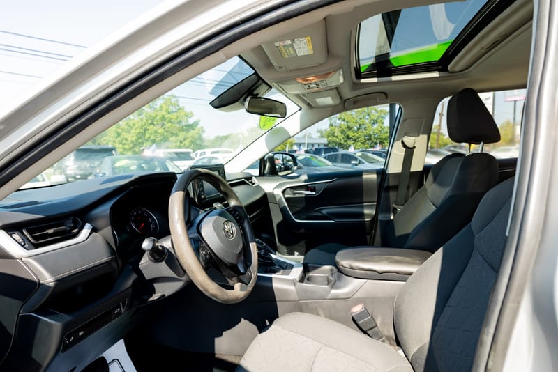 2020 TOYOTA RAV4 XLE - TOY070458B