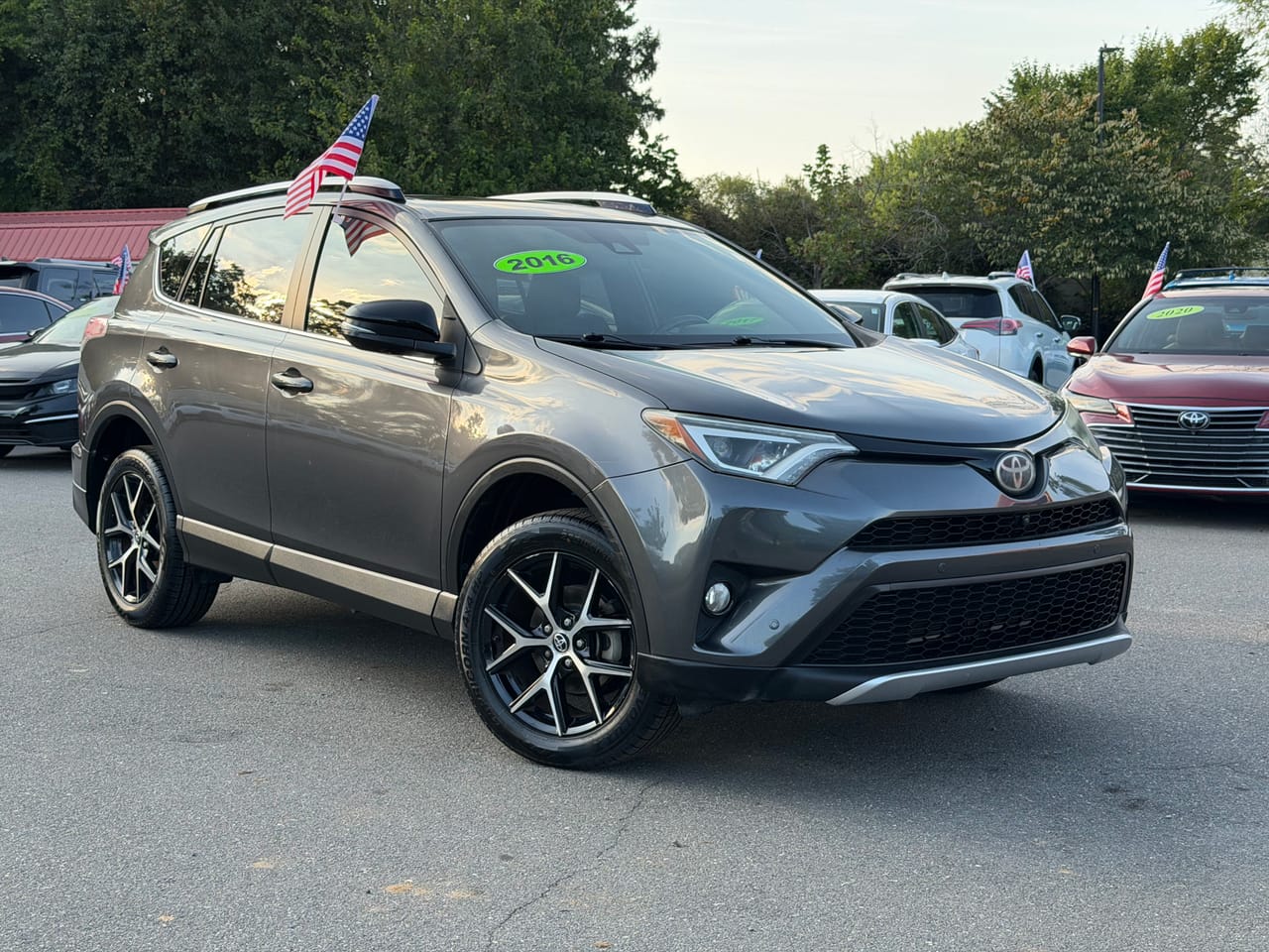 2016 TOYOTA RAV4 SE - TOY070510 — photo 1 of 18