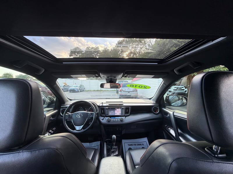 2016 TOYOTA RAV4 SE - TOY070510