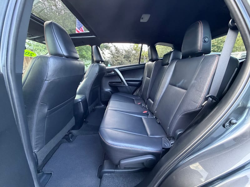 2016 TOYOTA RAV4 SE - TOY070510