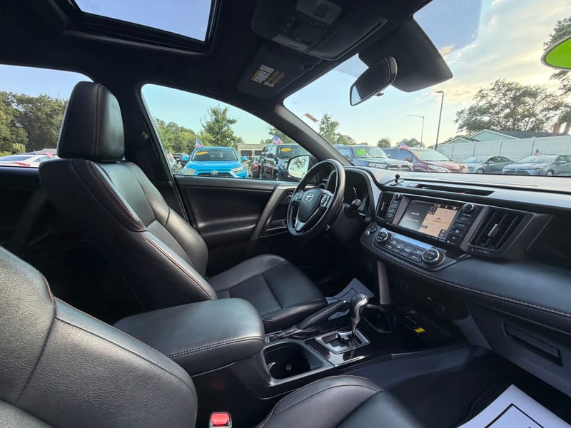 2016 TOYOTA RAV4 SE - TOY070510