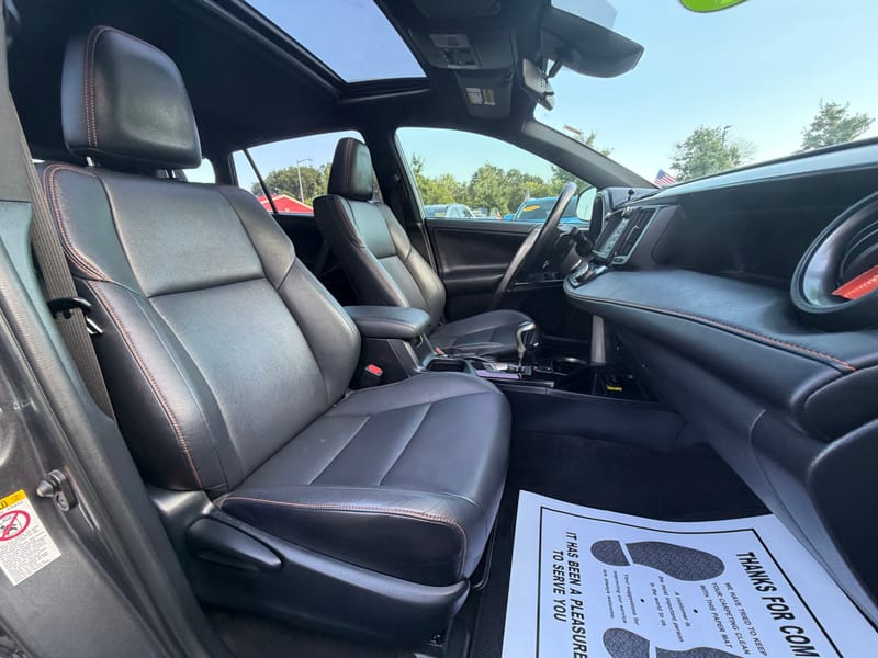 2016 TOYOTA RAV4 SE - TOY070510