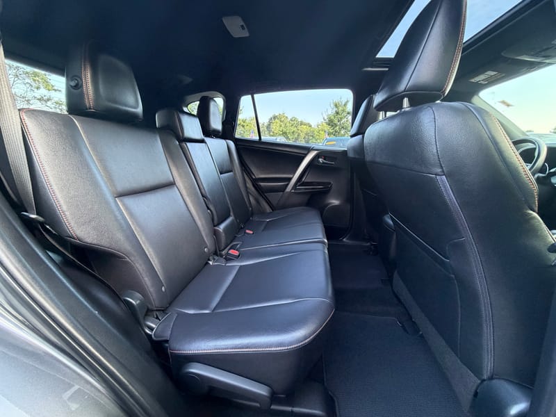 2016 TOYOTA RAV4 SE - TOY070510