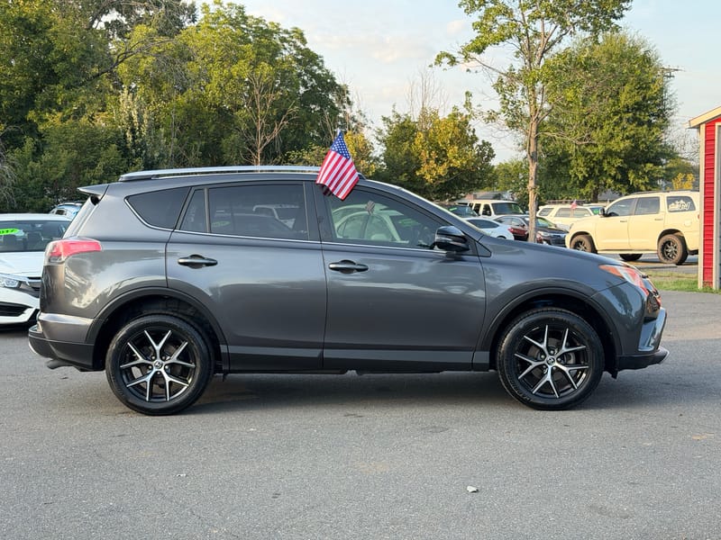 2016 TOYOTA RAV4 SE - TOY070510