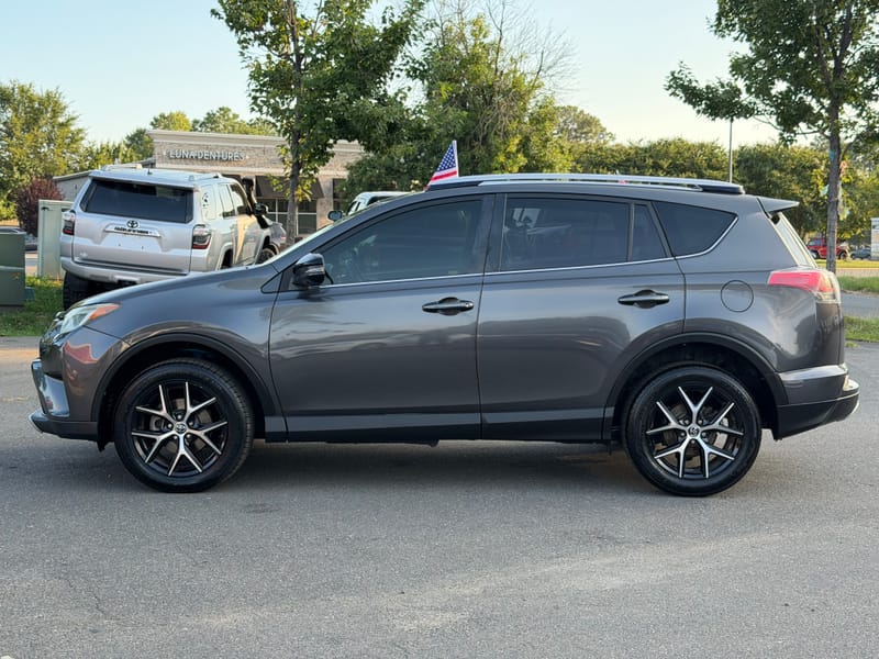 2016 TOYOTA RAV4 SE - TOY070510