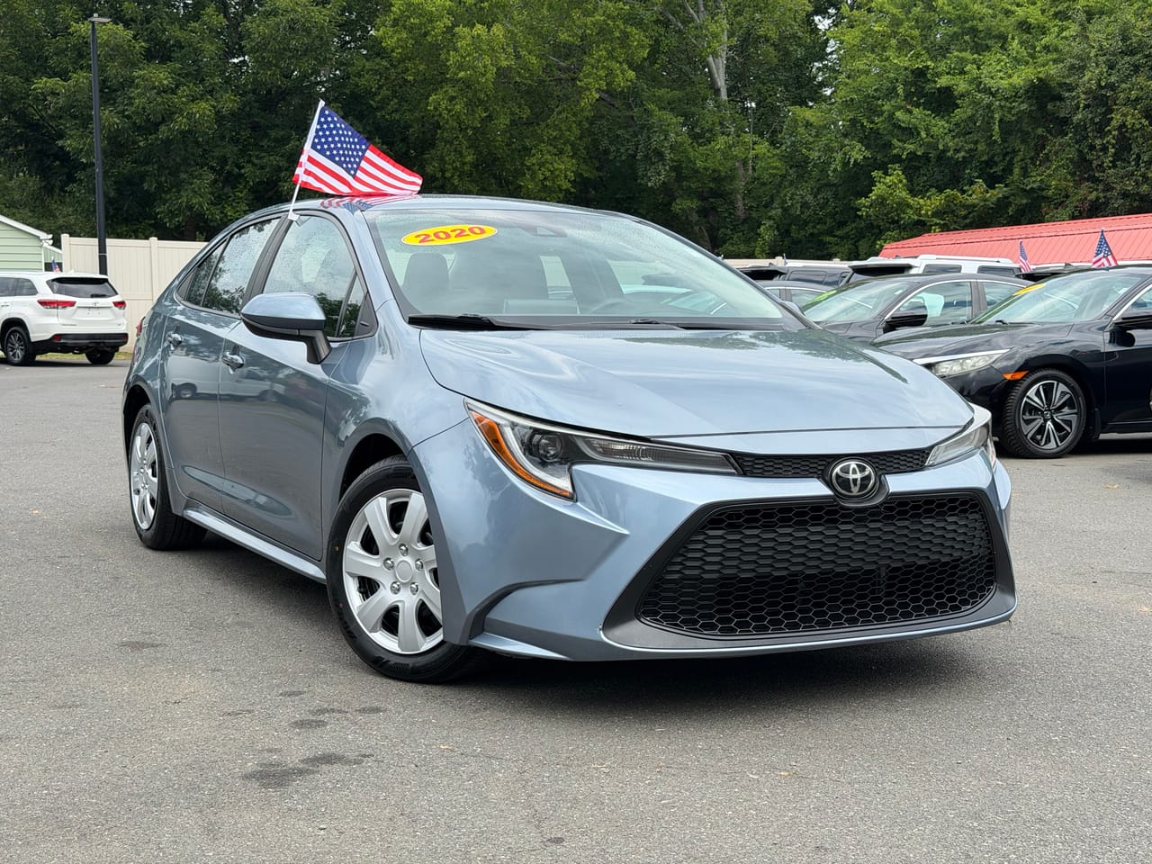 2020 TOYOTA COROLLA LE - TOY071201 — photo 1 of 17