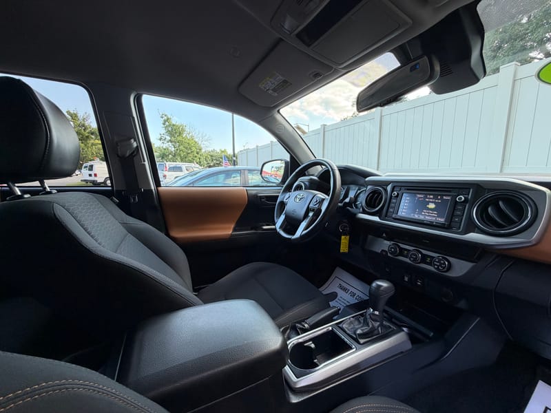 2019 TOYOTA TACOMA SR5 - TOY078251