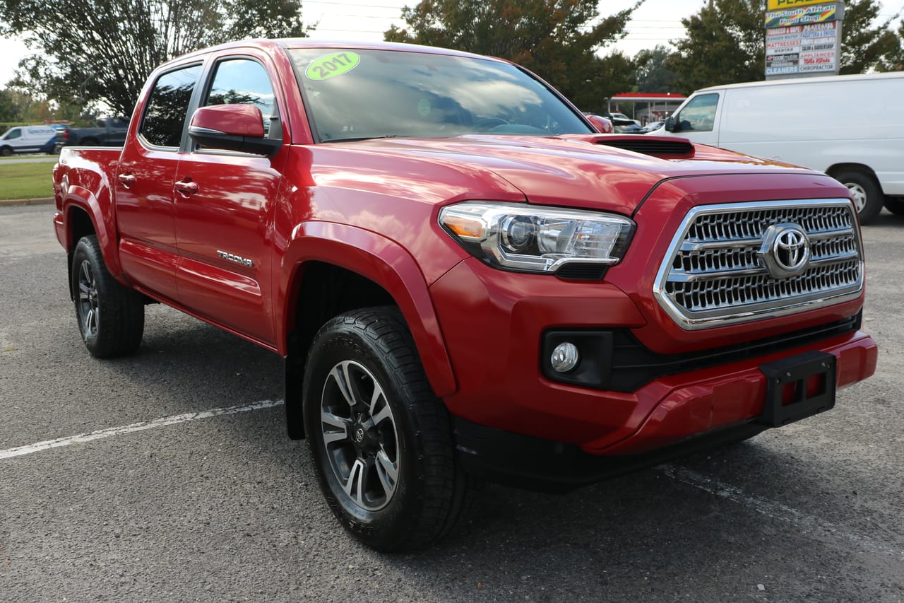 2017 TOYOTA TACOMA TRD SPORT - TOY082991 — photo 1 of 17
