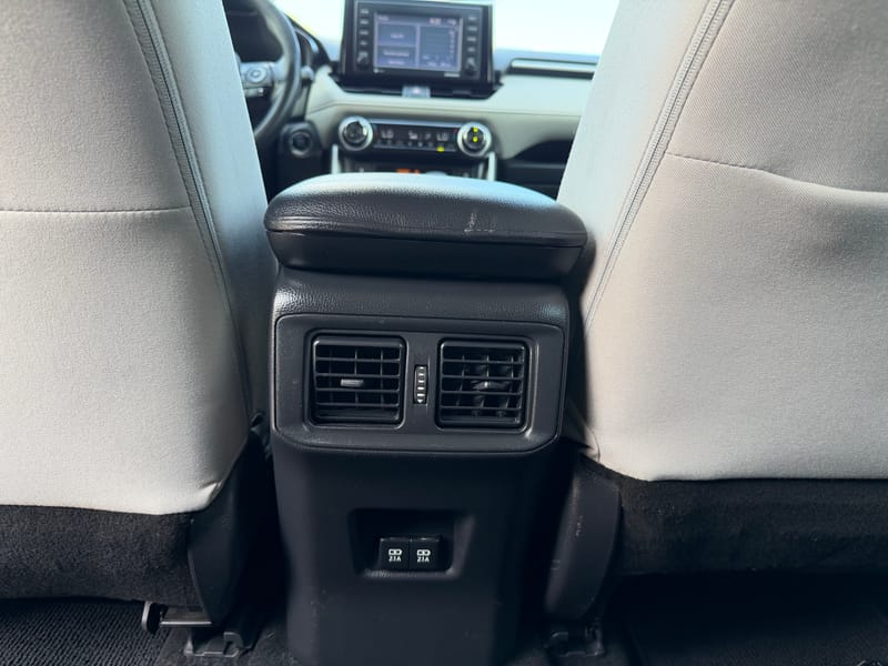2020 TOYOTA RAV4 XLE - TOY087090
