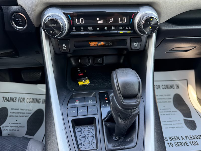 2020 TOYOTA RAV4 XLE - TOY087090