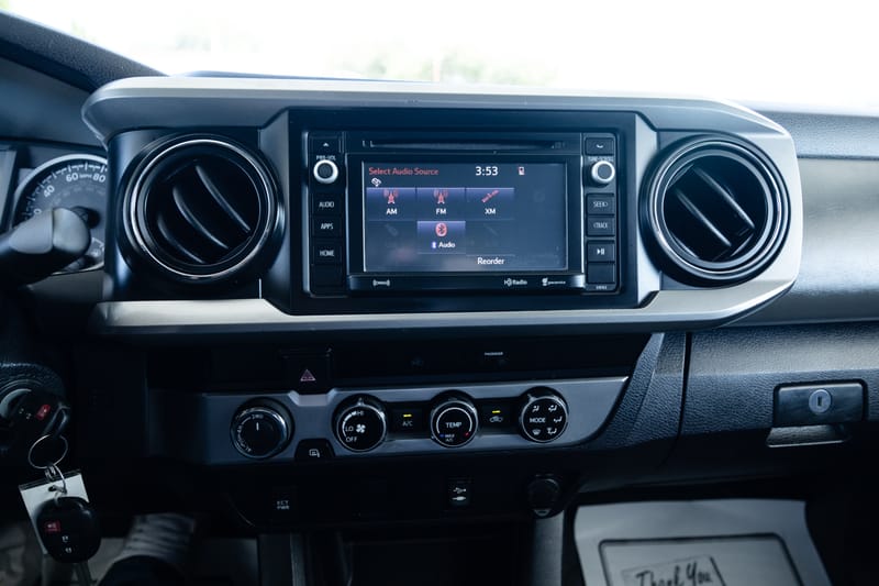2017 TOYOTA TACOMA SR5 - TOY101140