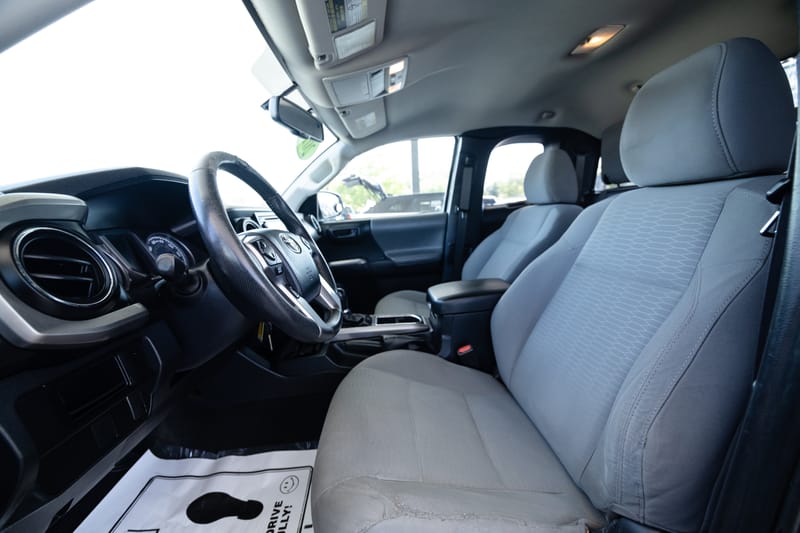 2017 TOYOTA TACOMA SR5 - TOY101140