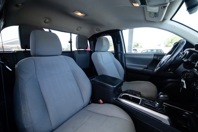 2017 TOYOTA TACOMA SR5 - TOY101140