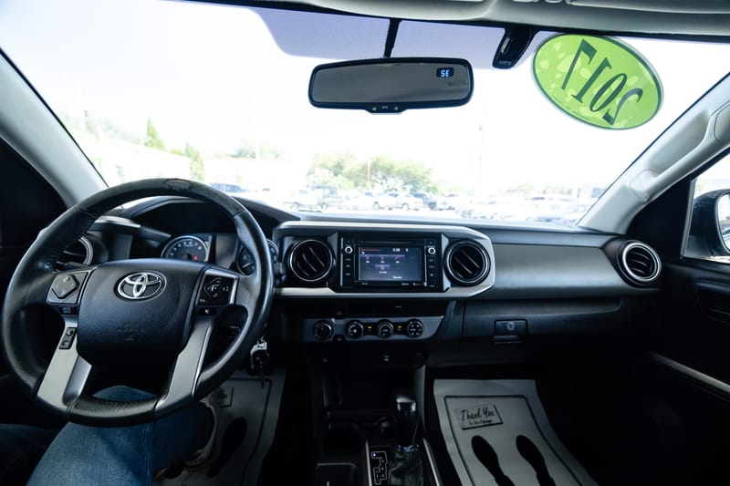 2017 TOYOTA TACOMA SR5 - TOY101140