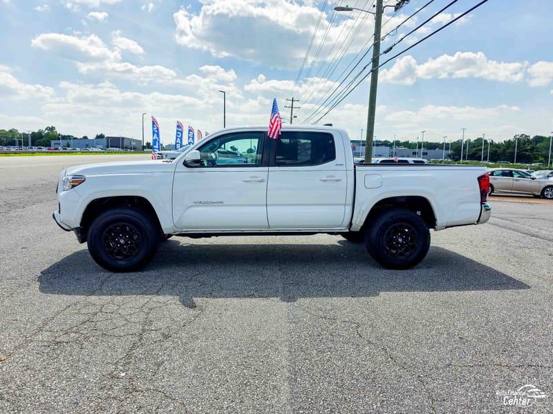 2021 TOYOTA TACOMA SR5 - TOY102070
