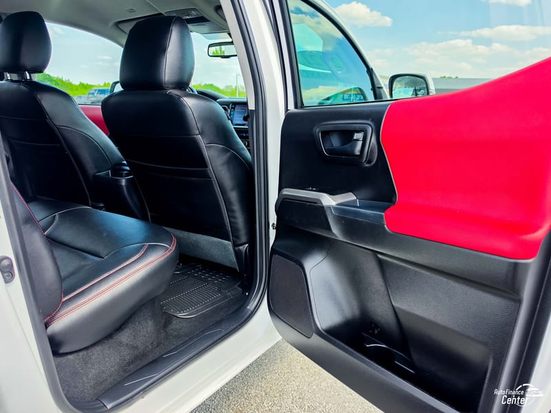 2021 TOYOTA TACOMA SR5 - TOY102070