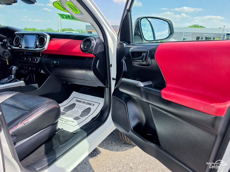 2021 TOYOTA TACOMA SR5 - TOY102070