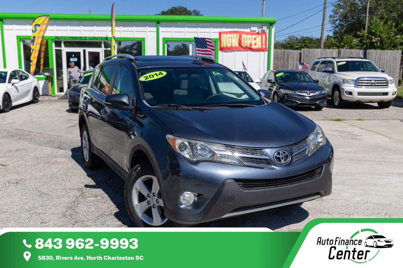 2014 TOYOTA RAV4 XLE - TOY106844 — photo 1 of 24