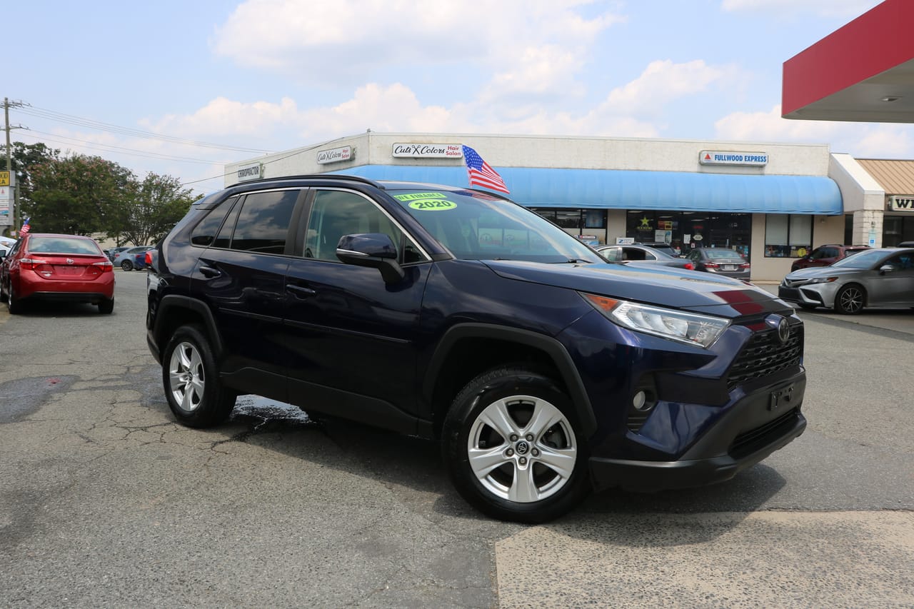 2020 TOYOTA RAV4 XLE - TOY110365 — photo 1 of 25