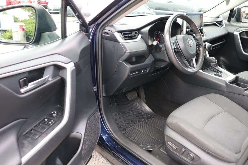 2020 TOYOTA RAV4 XLE - TOY110365