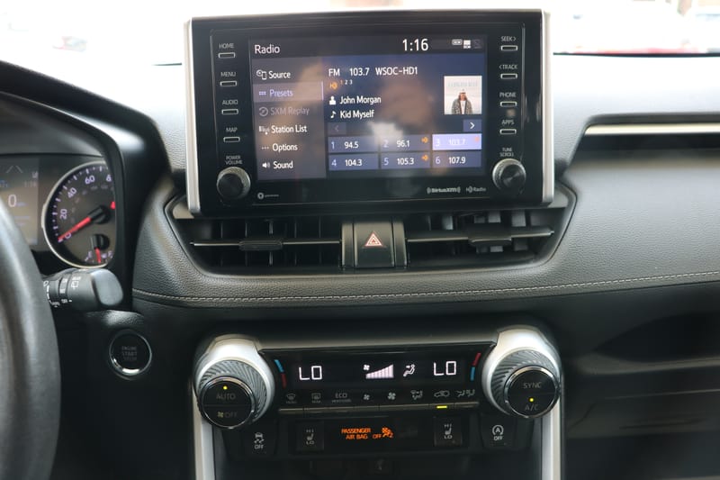 2020 TOYOTA RAV4 XLE - TOY110365