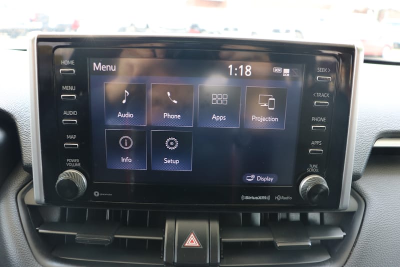 2020 TOYOTA RAV4 XLE - TOY110365