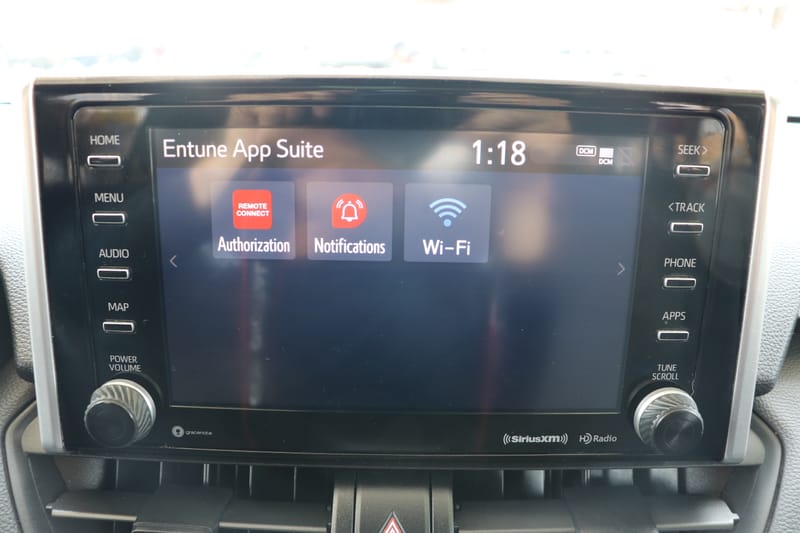 2020 TOYOTA RAV4 XLE - TOY110365