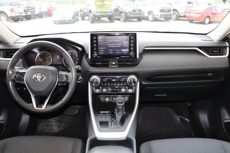 2020 TOYOTA RAV4 XLE - TOY110365