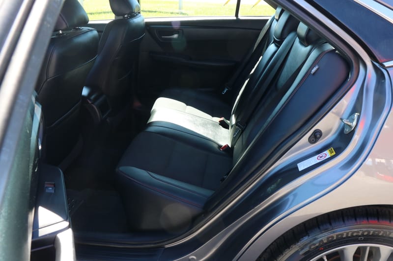 2016 TOYOTA CAMRY SE - TOY123747B