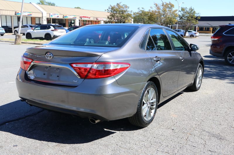 2016 TOYOTA CAMRY SE - TOY123747B