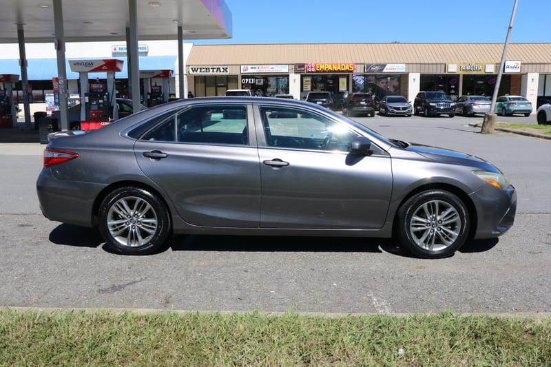 2016 TOYOTA CAMRY SE - TOY123747B