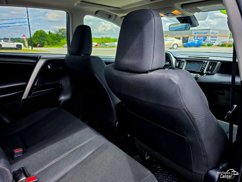 2017 TOYOTA RAV4 XLE - TOY127110