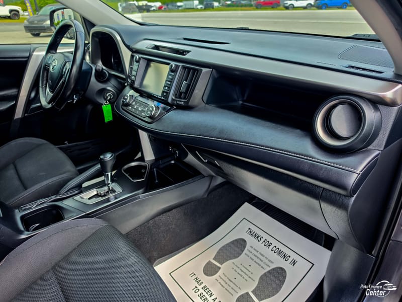 2017 TOYOTA RAV4 XLE - TOY127110
