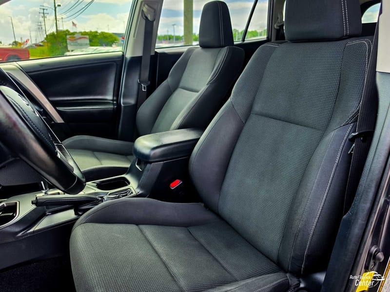 2017 TOYOTA RAV4 XLE - TOY127110