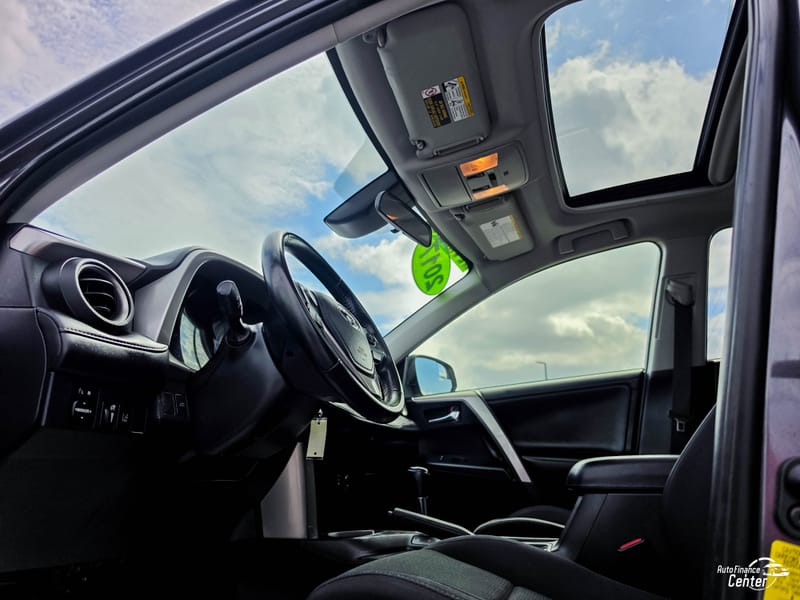 2017 TOYOTA RAV4 XLE - TOY127110
