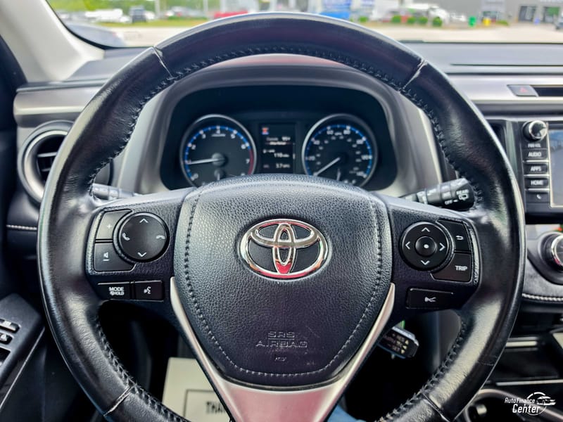 2017 TOYOTA RAV4 XLE - TOY127110