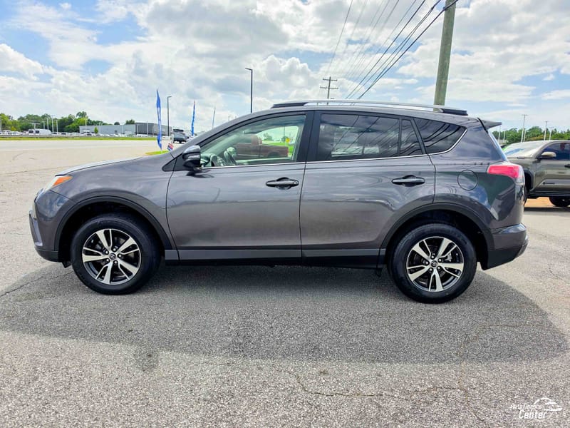 2017 TOYOTA RAV4 XLE - TOY127110