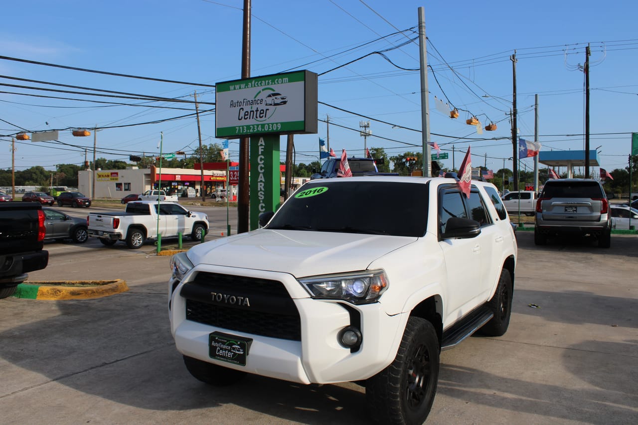2016 TOYOTA 4RUNNER - TOY127764B — photo 1 of 24