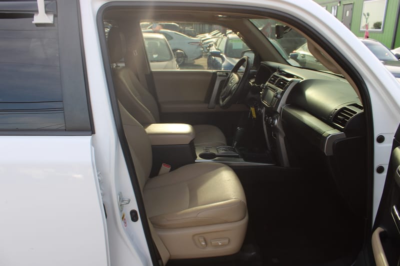 2016 TOYOTA 4RUNNER - TOY127764B